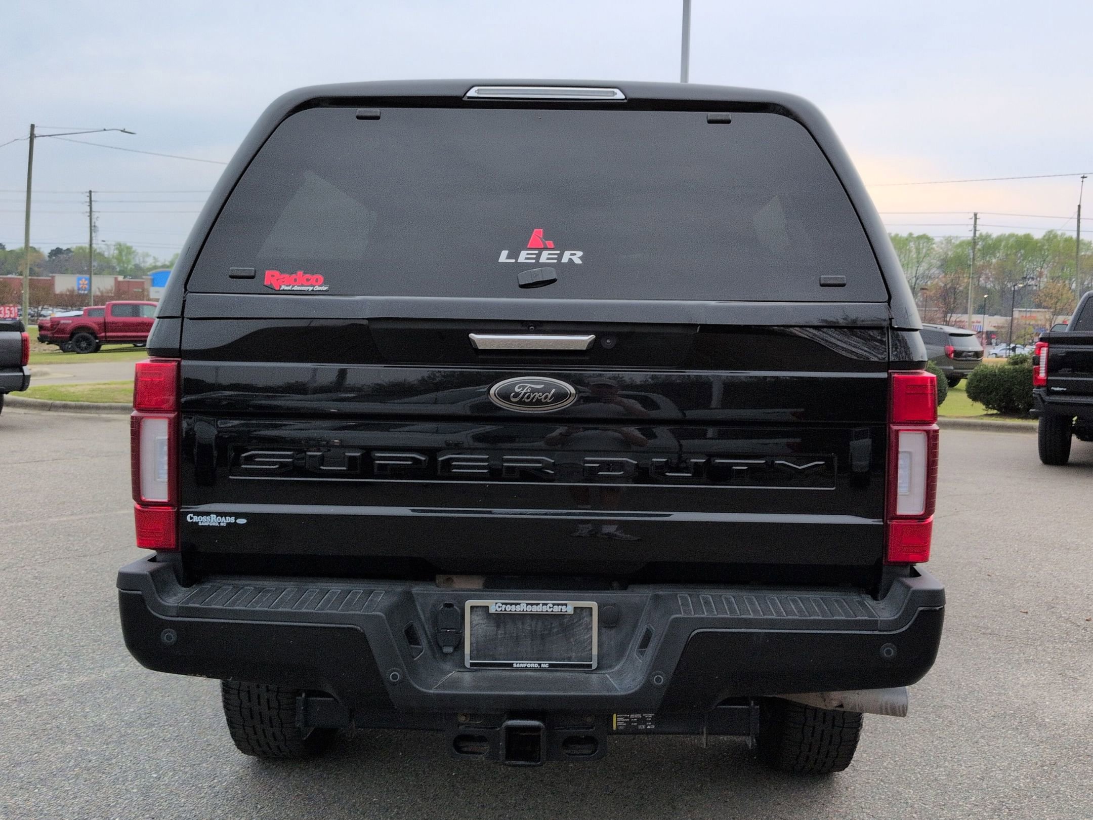 Certified 2022 Ford F350 Lariat w/ Black Appearance Package AWD/4WD image 4