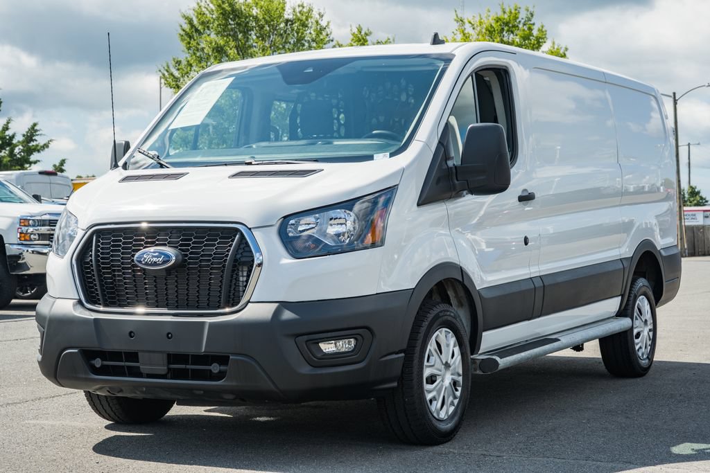Certified 2025 Ford Transit 250 Low Roof w/ Exterior Upgrade Package RWD image 3