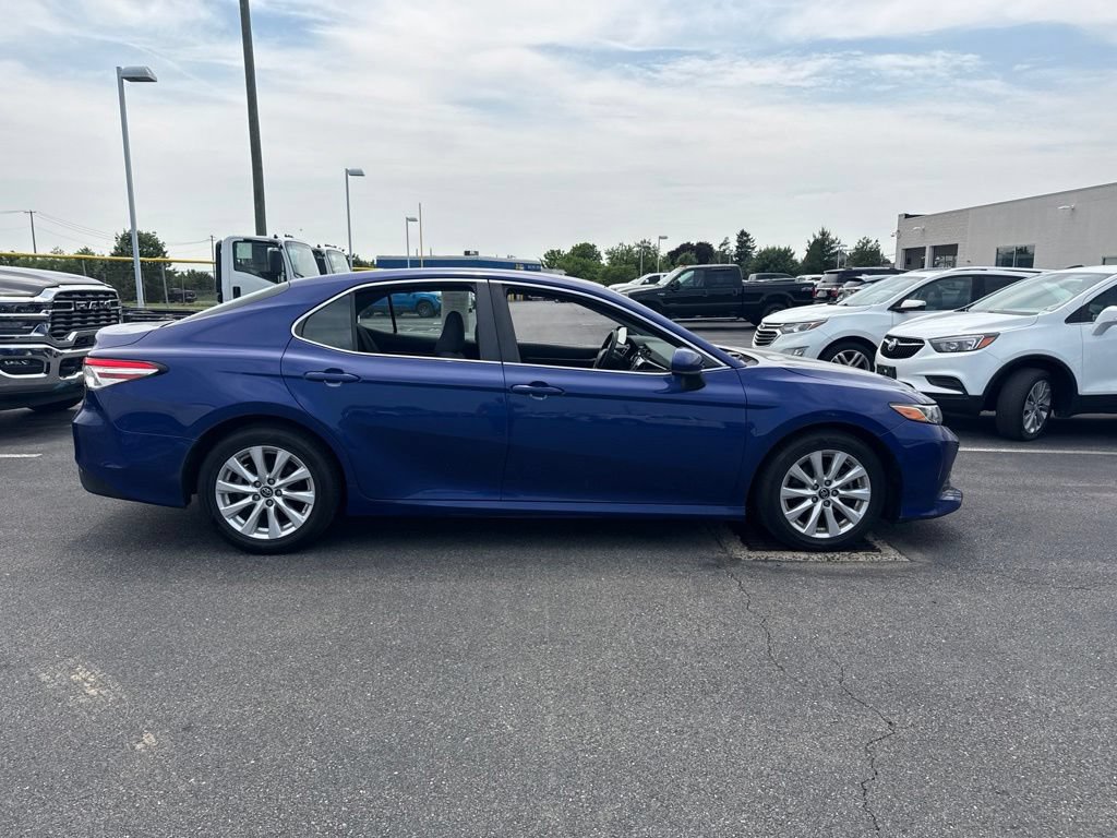 Used 2018 Toyota Camry LE FWD image 6