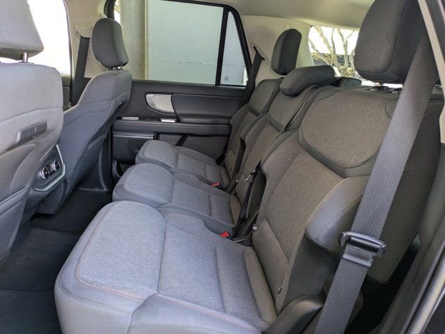Certified 2025 Ford Expedition Active image 17