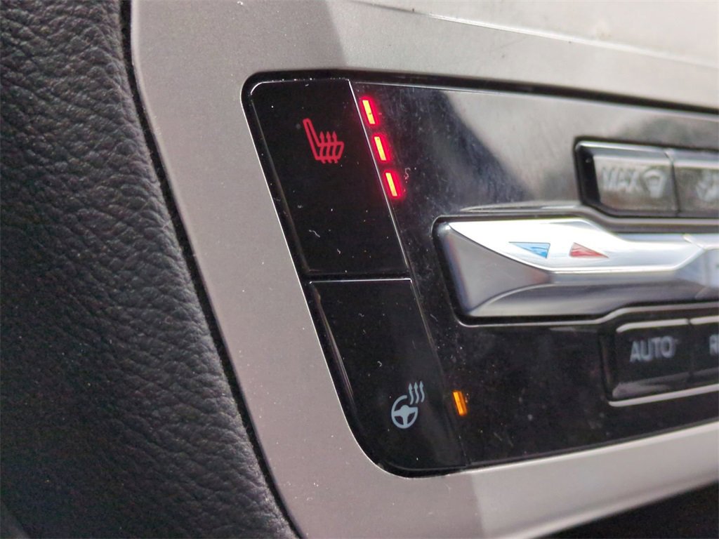 Certified 2022 Ford Explorer XLT w/ Equipment Group 202A image 22