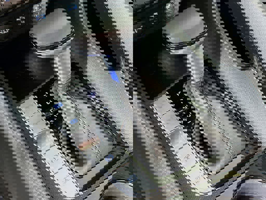 Used 2023 Hyundai Elantra SEL w/ Convenience Package image 17