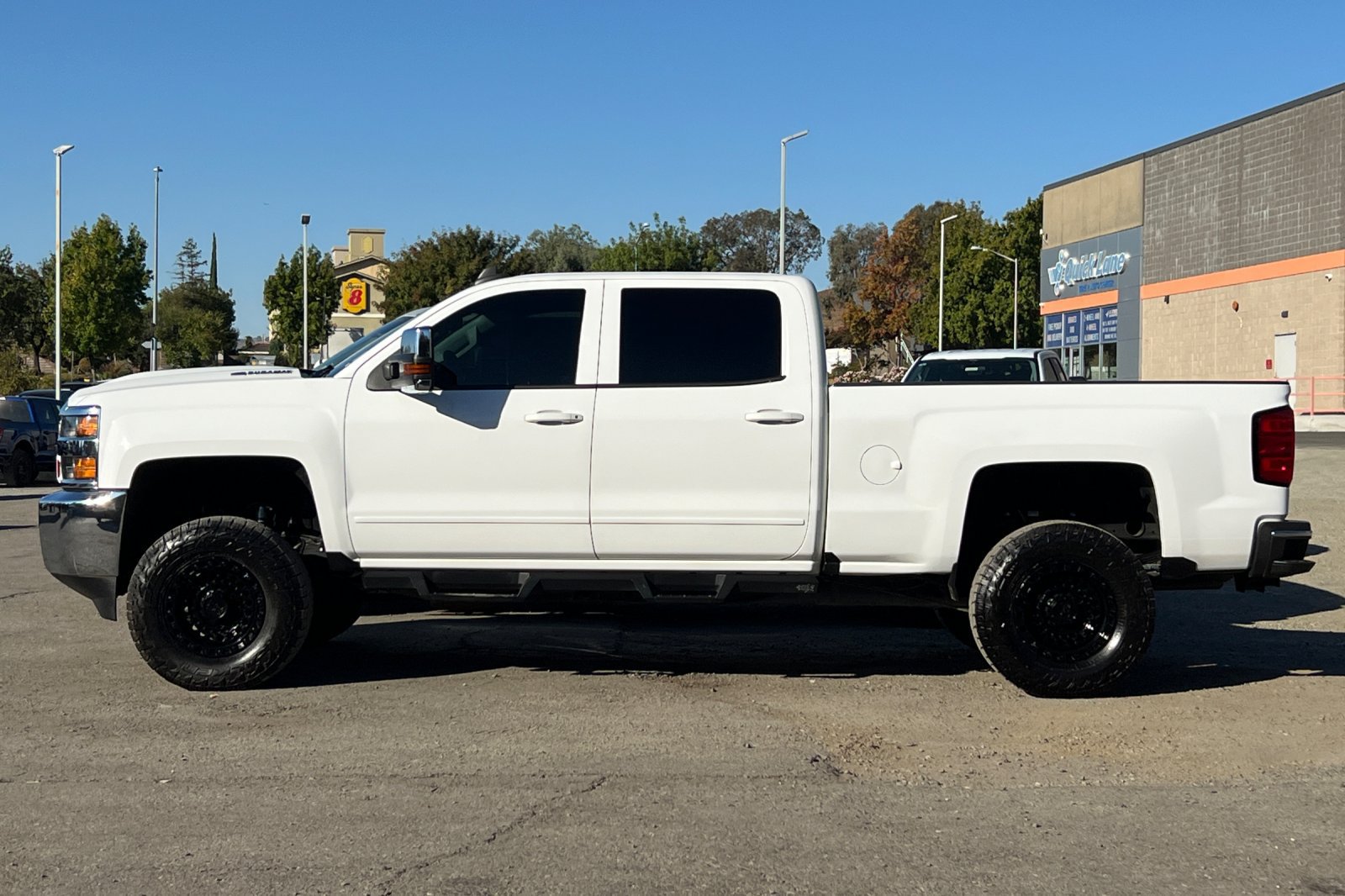 Used 2018 Chevrolet Silverado 2500 LT AWD/4WD image 7