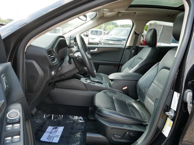 Certified 2020 Ford Escape Titanium AWD/4WD image 12