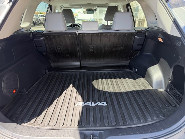 Used 2020 Toyota RAV4 Limited AWD/4WD image 18