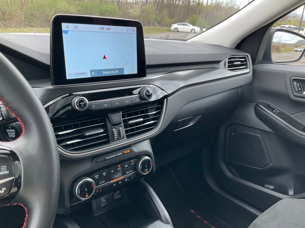 Certified 2022 Ford Escape SEL w/ SEL Stealth AWD Package image 10