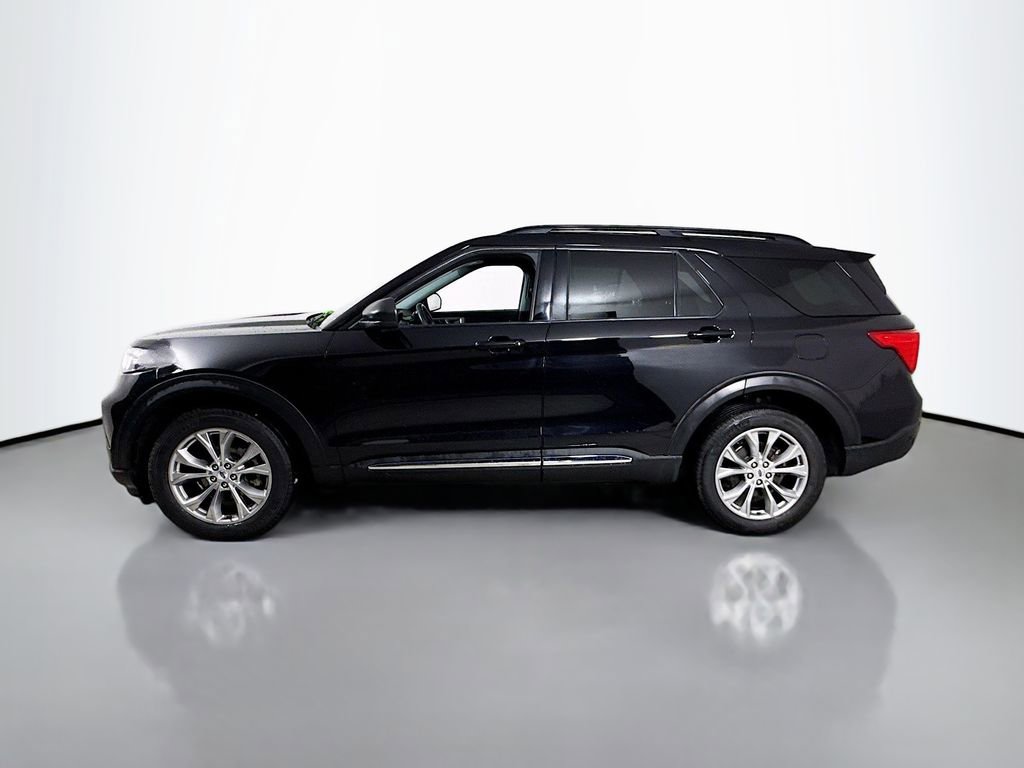 Certified 2023 Ford Explorer XLT w/ Equipment Group 202A AWD/4WD image 9