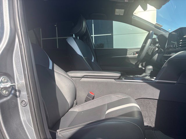 Used 2025 Toyota Camry SE w/ Convenience Package FWD image 17