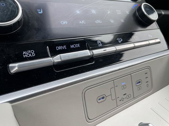 Used 2025 Hyundai Santa Fe SEL FWD image 16