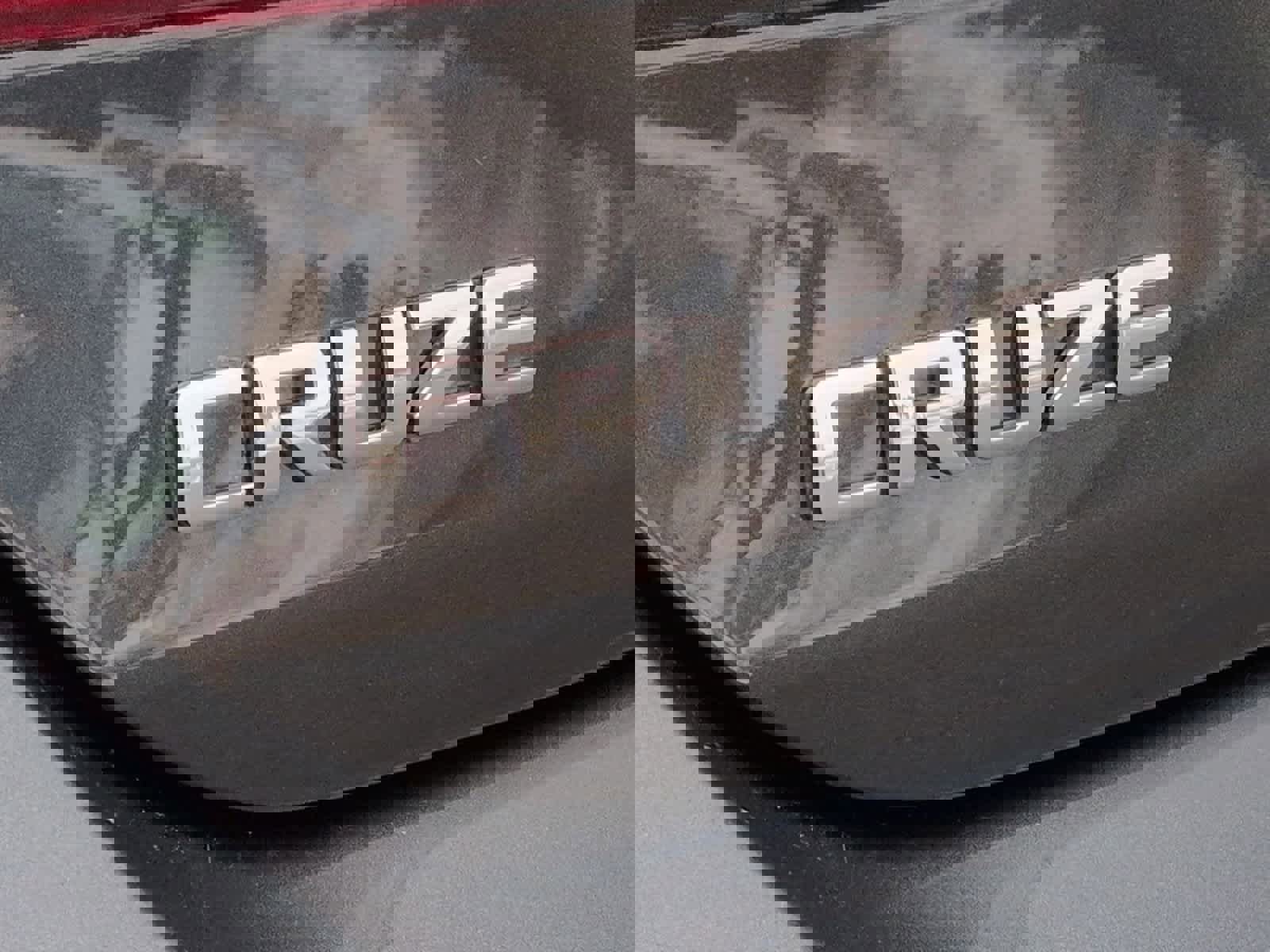 Used 2018 Chevrolet Cruze LT w/ Convenience Package image 13