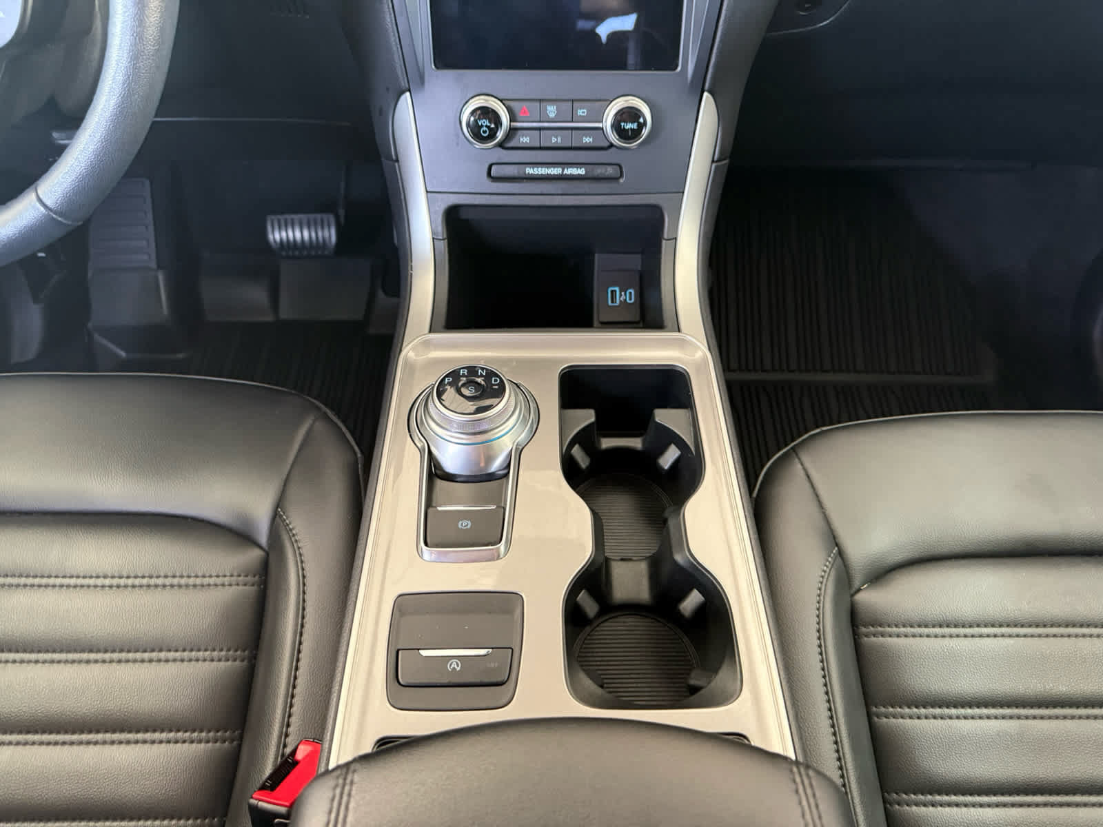 Certified 2024 Ford Edge SEL w/ Convenience Package AWD/4WD image 17