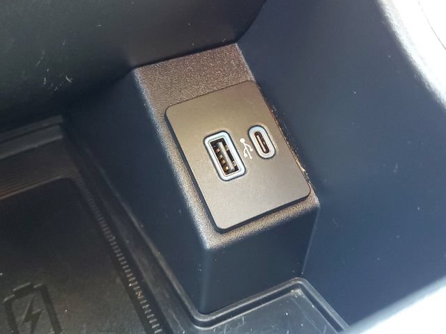 Certified 2024 Ford Edge Titanium AWD/4WD image 20