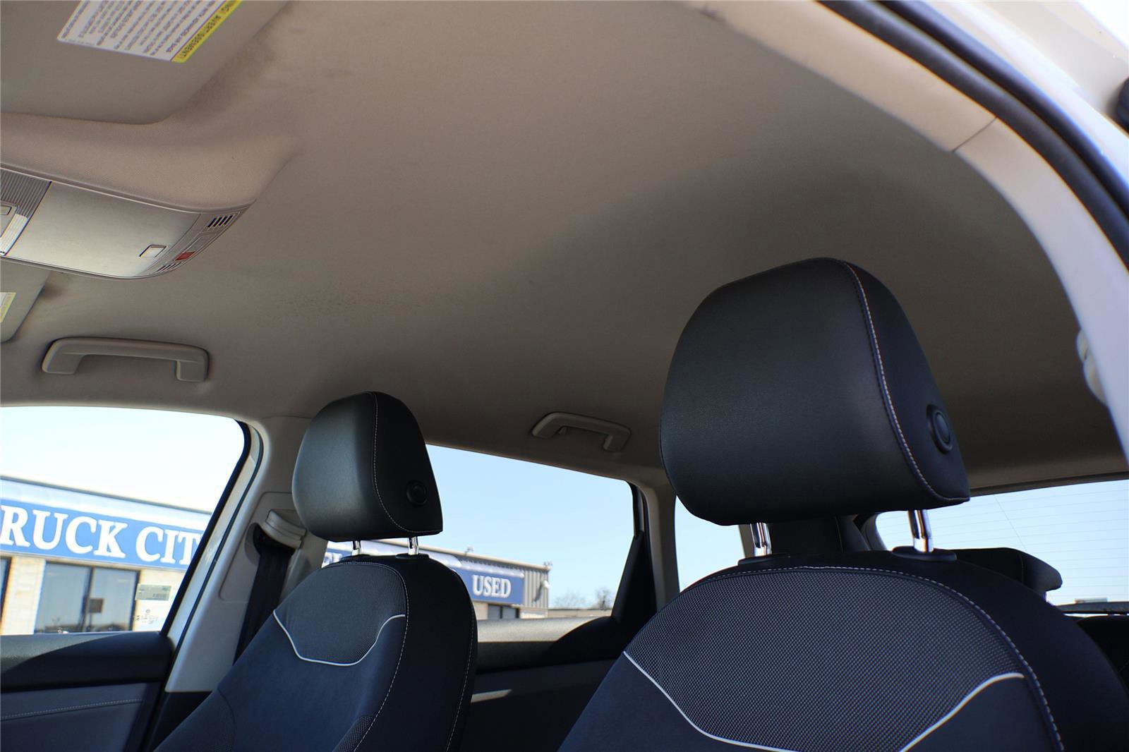 Used 2024 Volkswagen Taos SE image 16