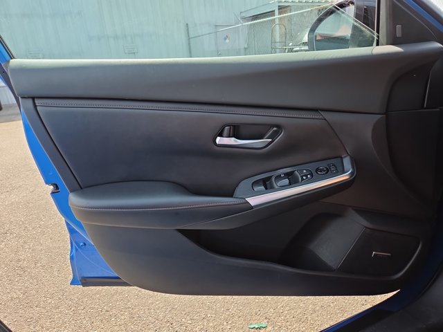 Used 2022 Nissan Sentra SR w/ SR Premium Package FWD image 17