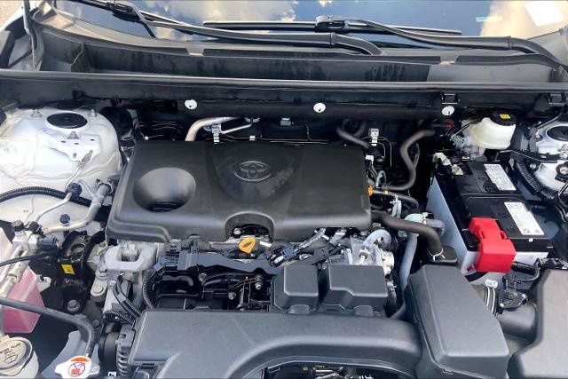 Used 2025 Toyota RAV4 LE AWD/4WD image 31