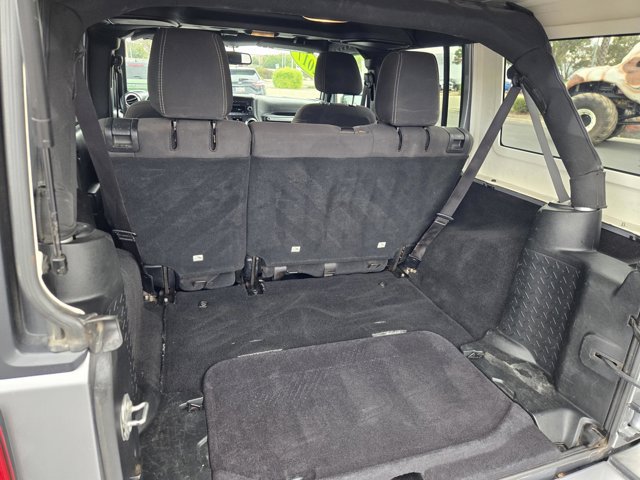 Used 2017 Jeep Wrangler Unlimited Sahara AWD/4WD image 27