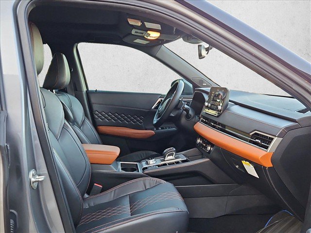 Used 2023 Mitsubishi Outlander SEL 40th Anniversary AWD/4WD image 17