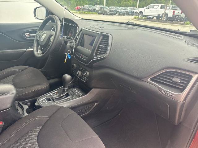 Used 2021 Jeep Cherokee Latitude FWD image 22
