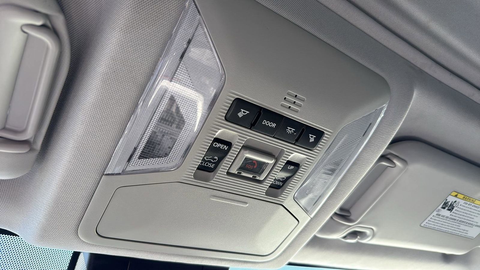 Used 2021 Toyota RAV4 XLE Premium image 23