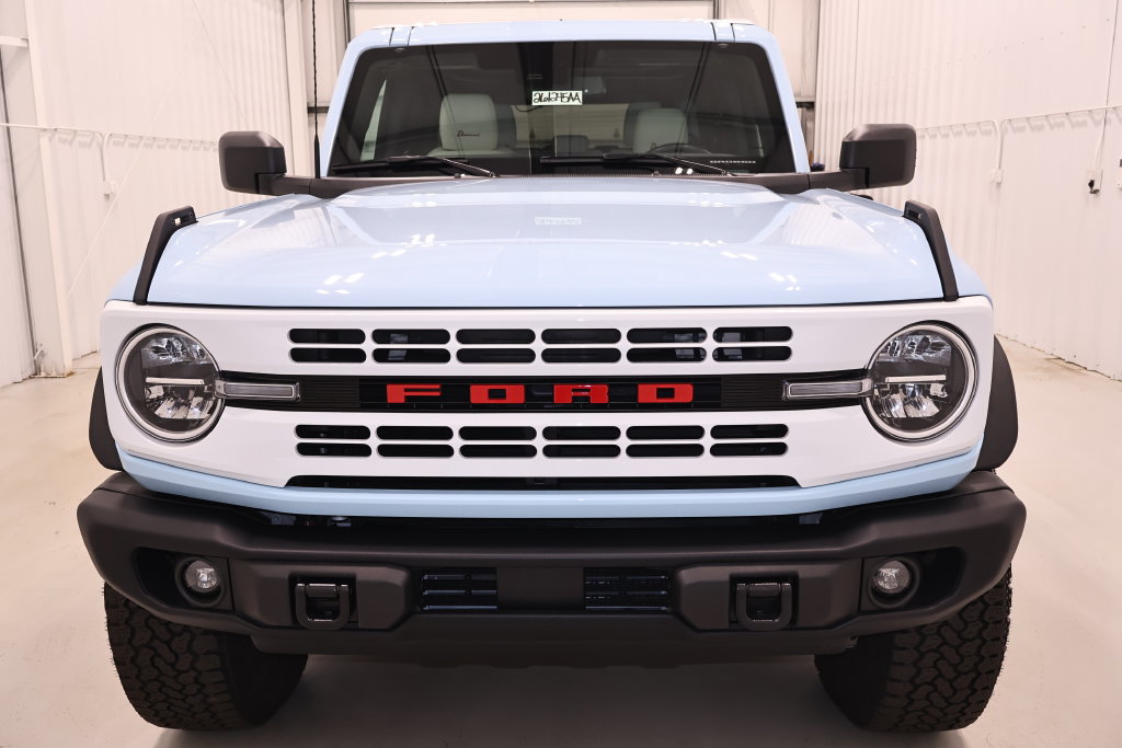 Certified 2025 Ford Bronco Heritage Edition AWD/4WD image 5