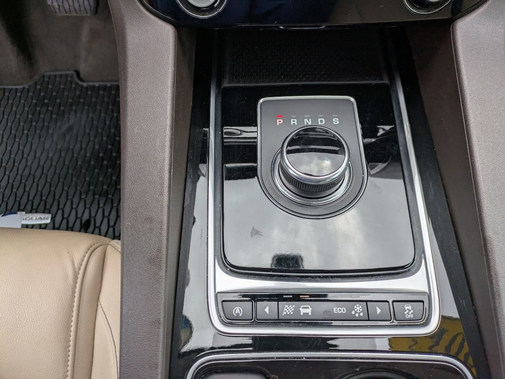 Used 2017 Jaguar F-PACE Prestige image 20