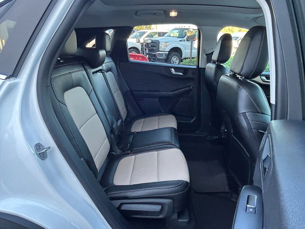 Certified 2022 Ford Escape Titanium w/ Titanium Elite Package AWD/4WD image 34
