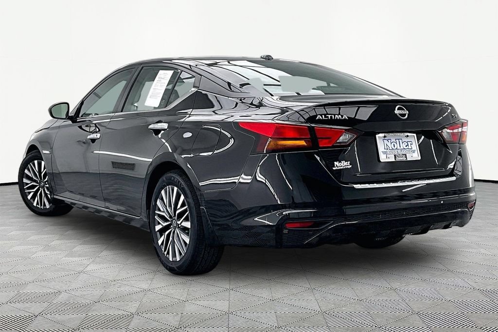 Used 2023 Nissan Altima 2.5 SV FWD image 13