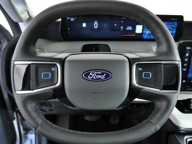 Certified 2025 Ford Expedition Active AWD/4WD image 23