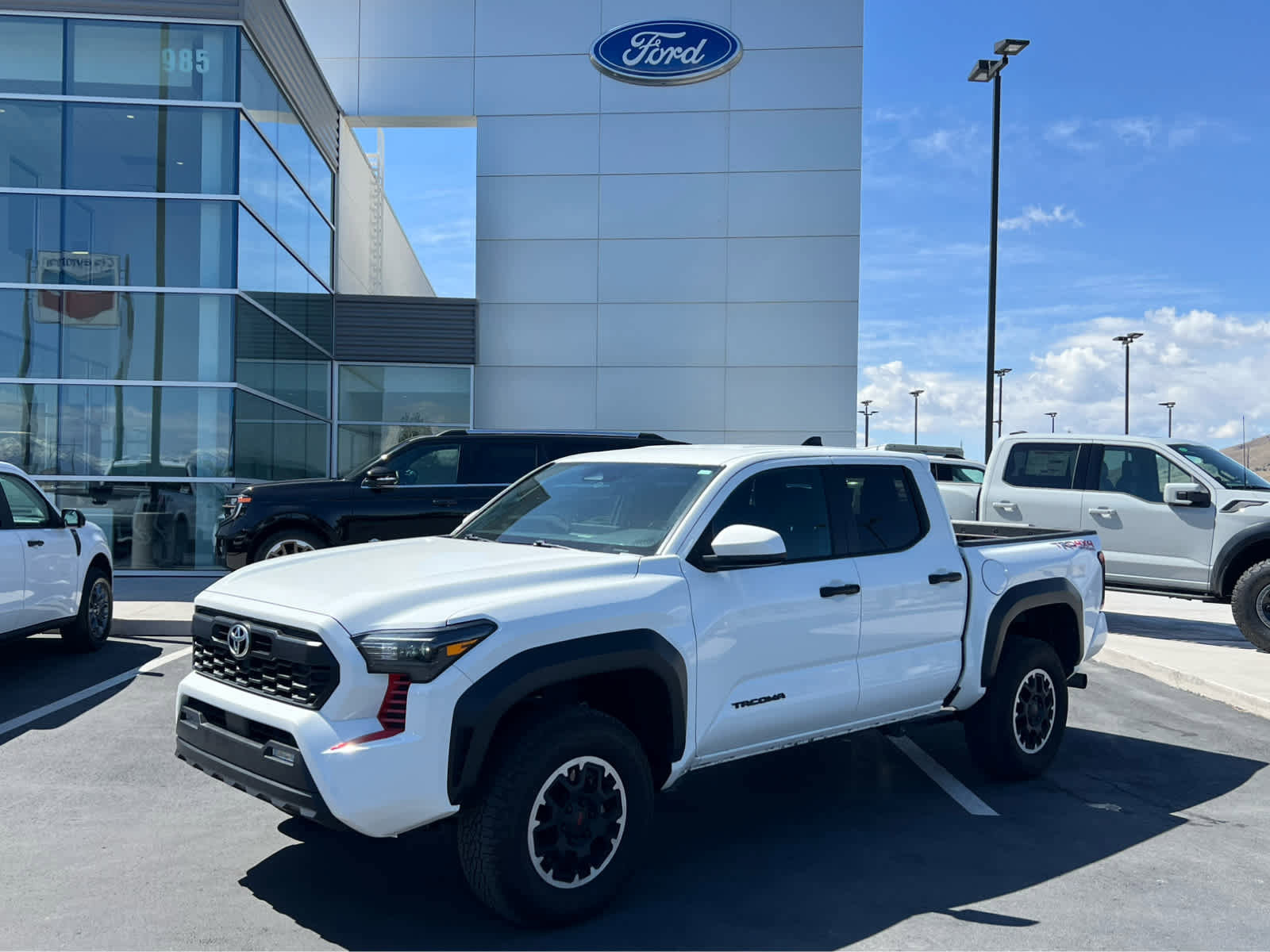 Used 2024 Toyota Tacoma TRD Off-Road AWD/4WD image 1