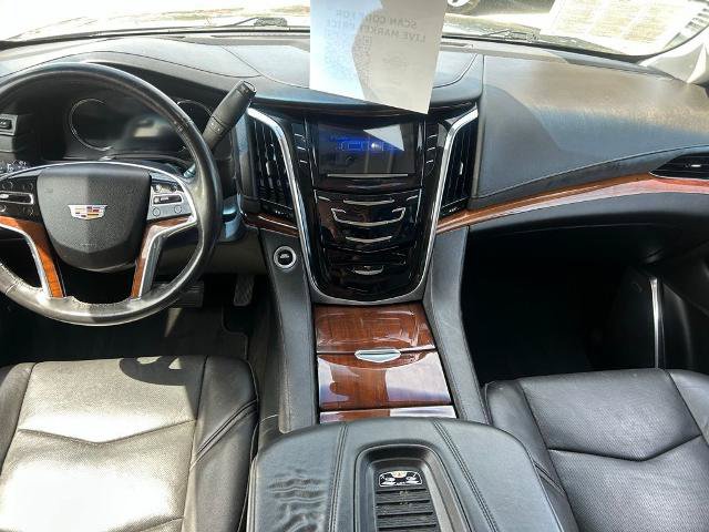 Used 2018 Cadillac Escalade ESV Luxury AWD/4WD image 14
