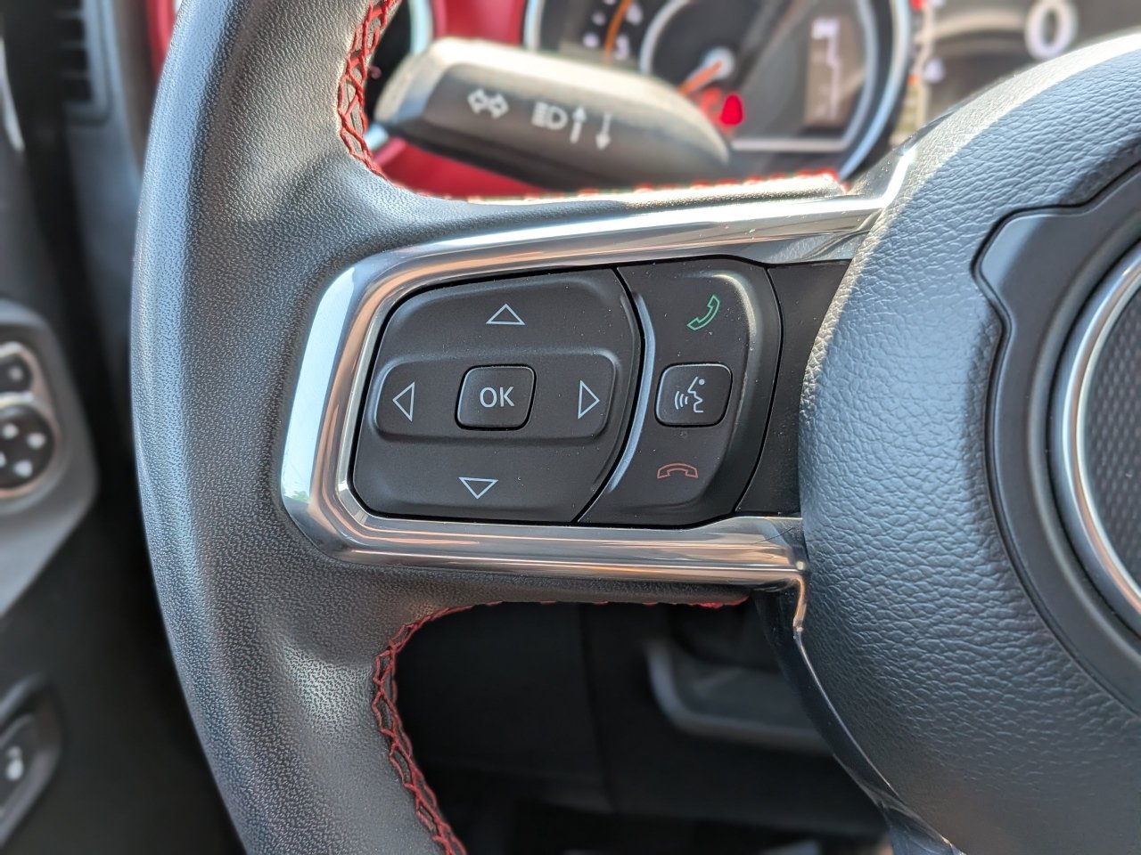 Used 2023 Jeep Gladiator Rubicon w/ Cold Weather Group AWD/4WD image 28