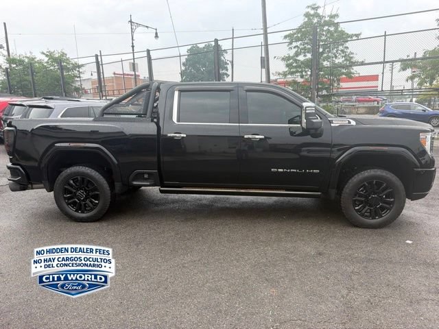 Used 2021 GMC Sierra 2500 Denali w/ Denali Black Diamond Edition AWD/4WD image 4