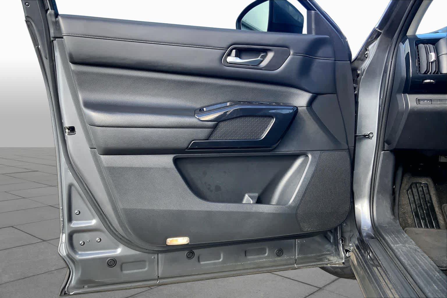 Used 2022 Nissan Pathfinder S FWD image 22