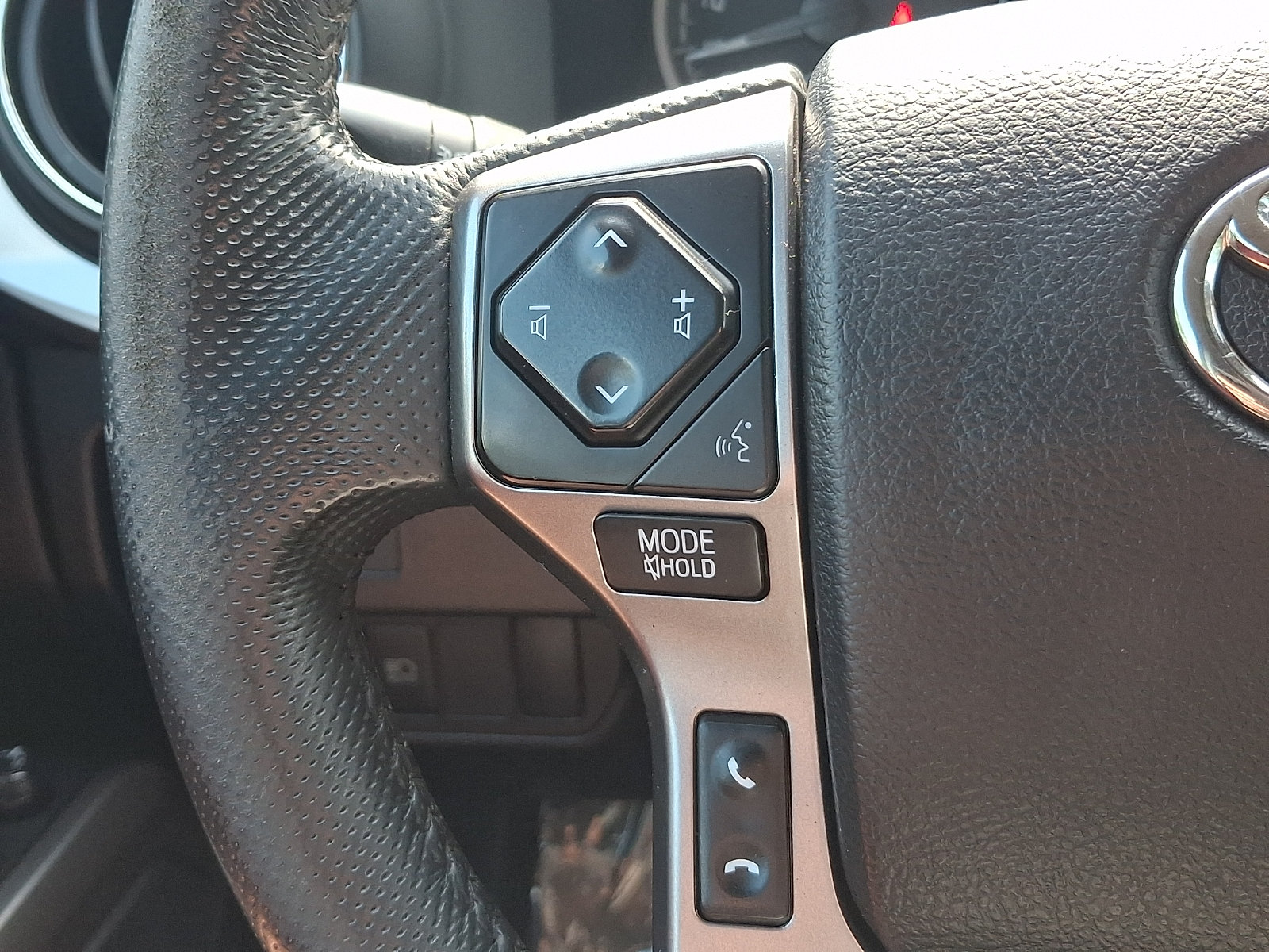 Used 2021 Toyota Tacoma SR5 AWD/4WD image 21