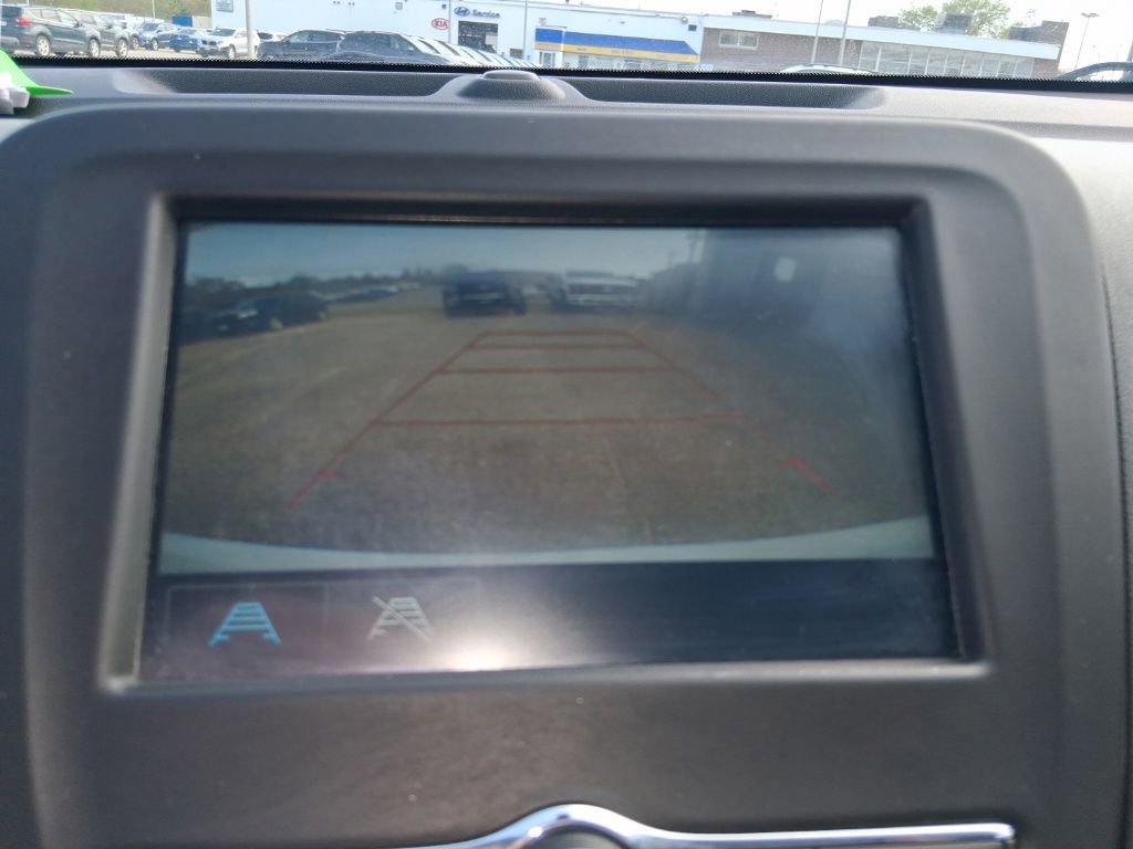 Used 2018 Chevrolet Equinox LS w/ LPO, Floor Liner Package FWD image 16