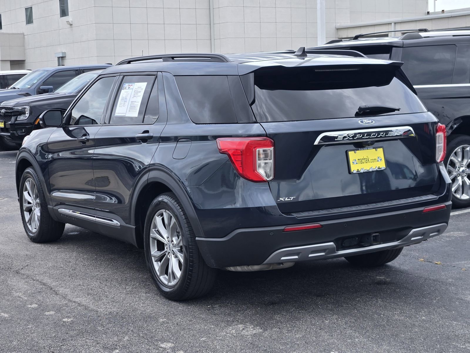 Certified 2022 Ford Explorer XLT w/ Equipment Group 202A RWD image 6
