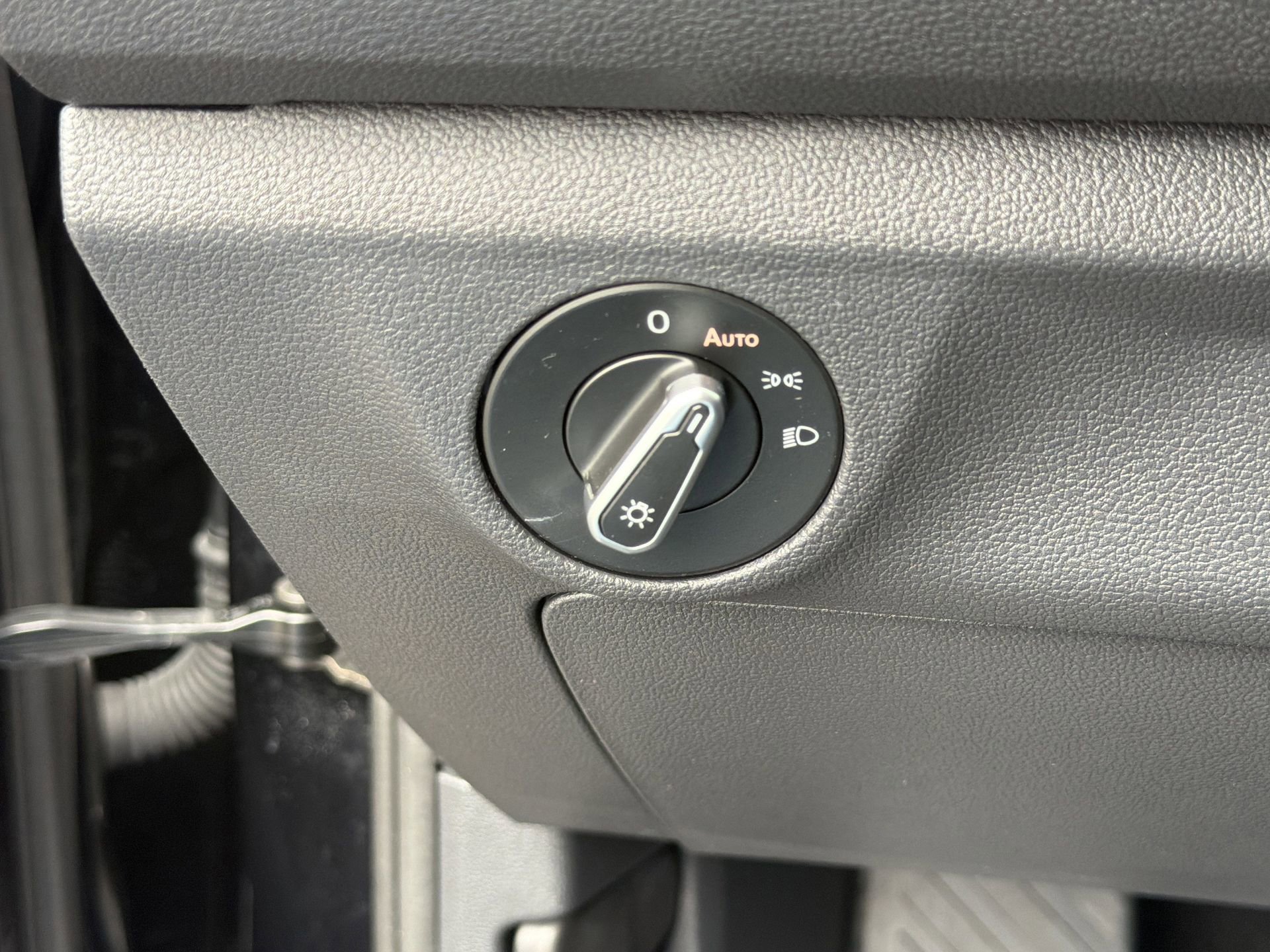 Used 2024 Volkswagen Jetta SE w/ Panoramic Sunroof Package image 23