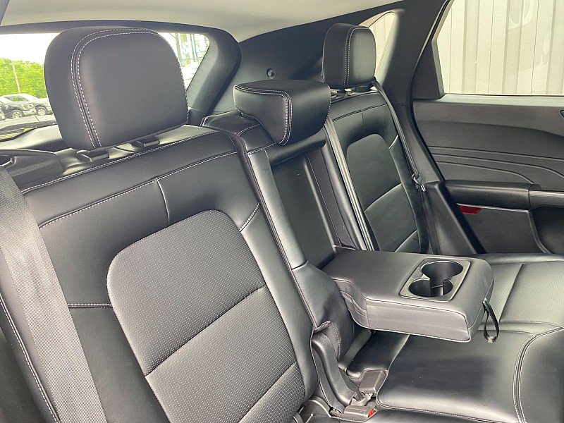 Certified 2025 Ford Escape Platinum AWD/4WD image 39