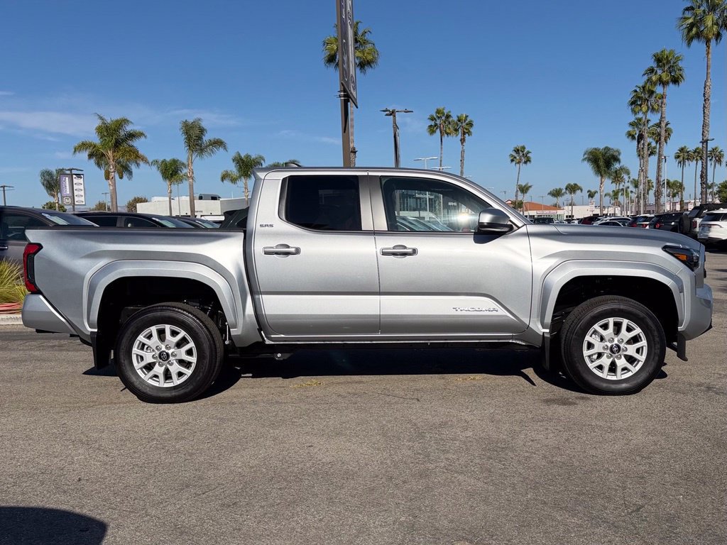 Used 2026 Toyota Tacoma SR5 AWD/4WD image 9