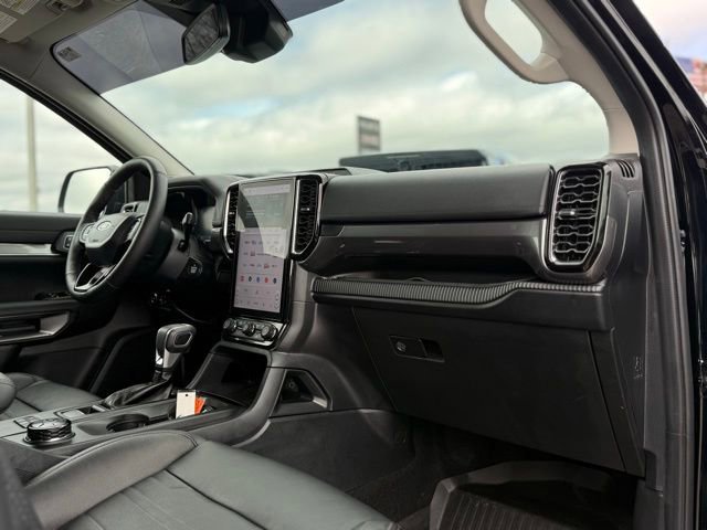 Certified 2025 Ford Ranger Lariat w/ Black Appearance Package image 32