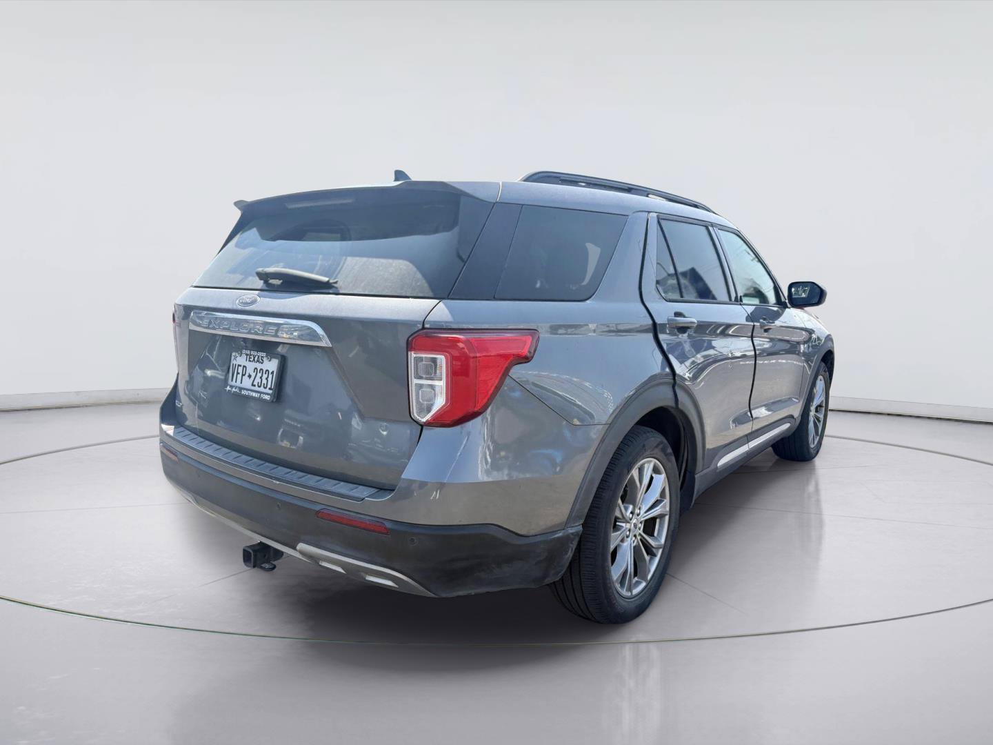 Certified 2022 Ford Explorer XLT w/ Equipment Group 202A RWD image 5