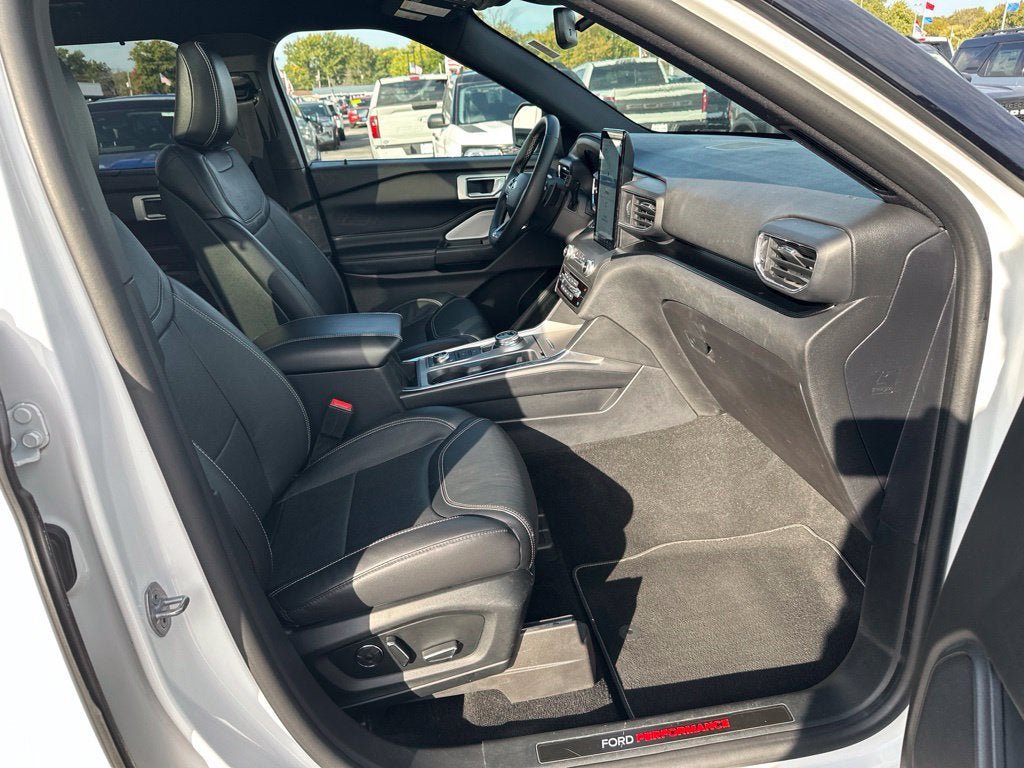 Certified 2020 Ford Explorer ST w/ ST Street Pack AWD/4WD image 10