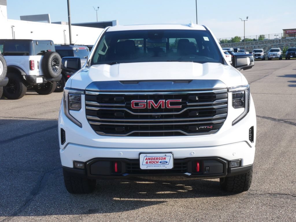 Used 2022 GMC Sierra 1500 AT4 w/ AT4 Premium Package AWD/4WD image 3