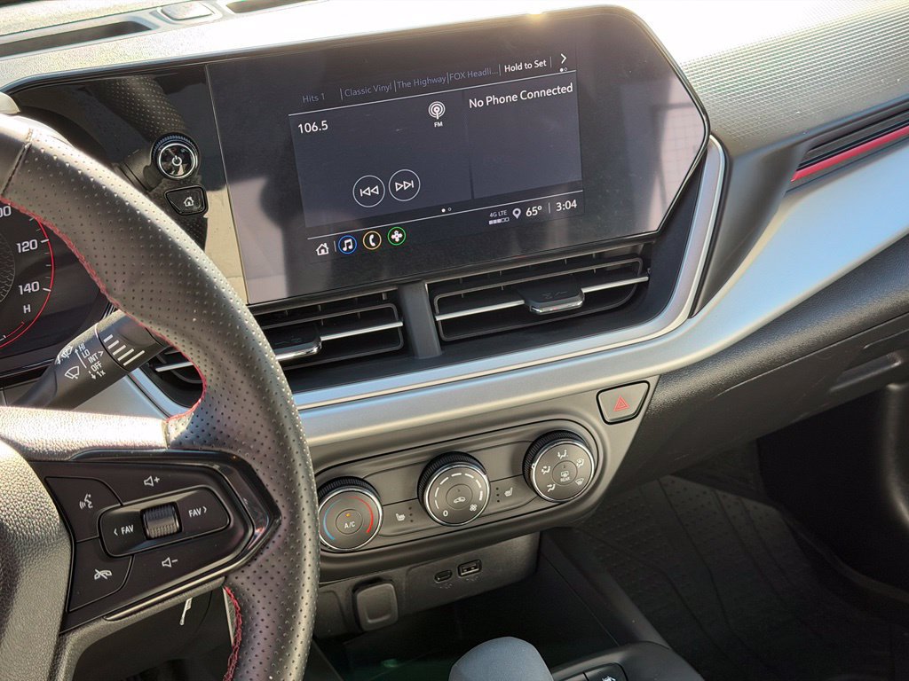 Used 2025 Chevrolet Trax RS FWD image 29
