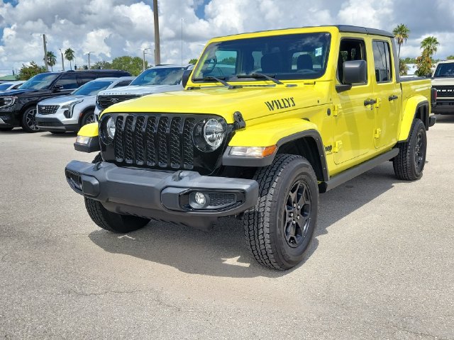 Used 2023 Jeep Gladiator Sport AWD/4WD image 3