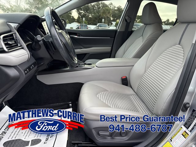 Used 2021 Toyota Camry SE w/ Convenience Package FWD image 9