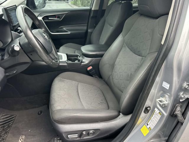 Used 2021 Toyota RAV4 XLE FWD image 30