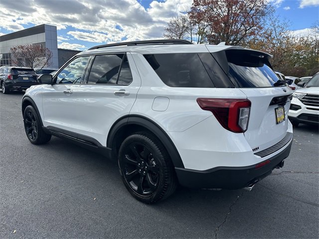 Certified 2022 Ford Explorer ST-Line w/ Class IV Trailer Tow Package image 3