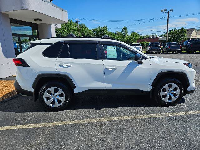 Used 2021 Toyota RAV4 LE w/ Carpet Mat Package (TMS) AWD/4WD image 4
