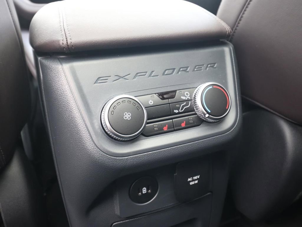 Certified 2026 Ford Explorer Platinum RWD image 23